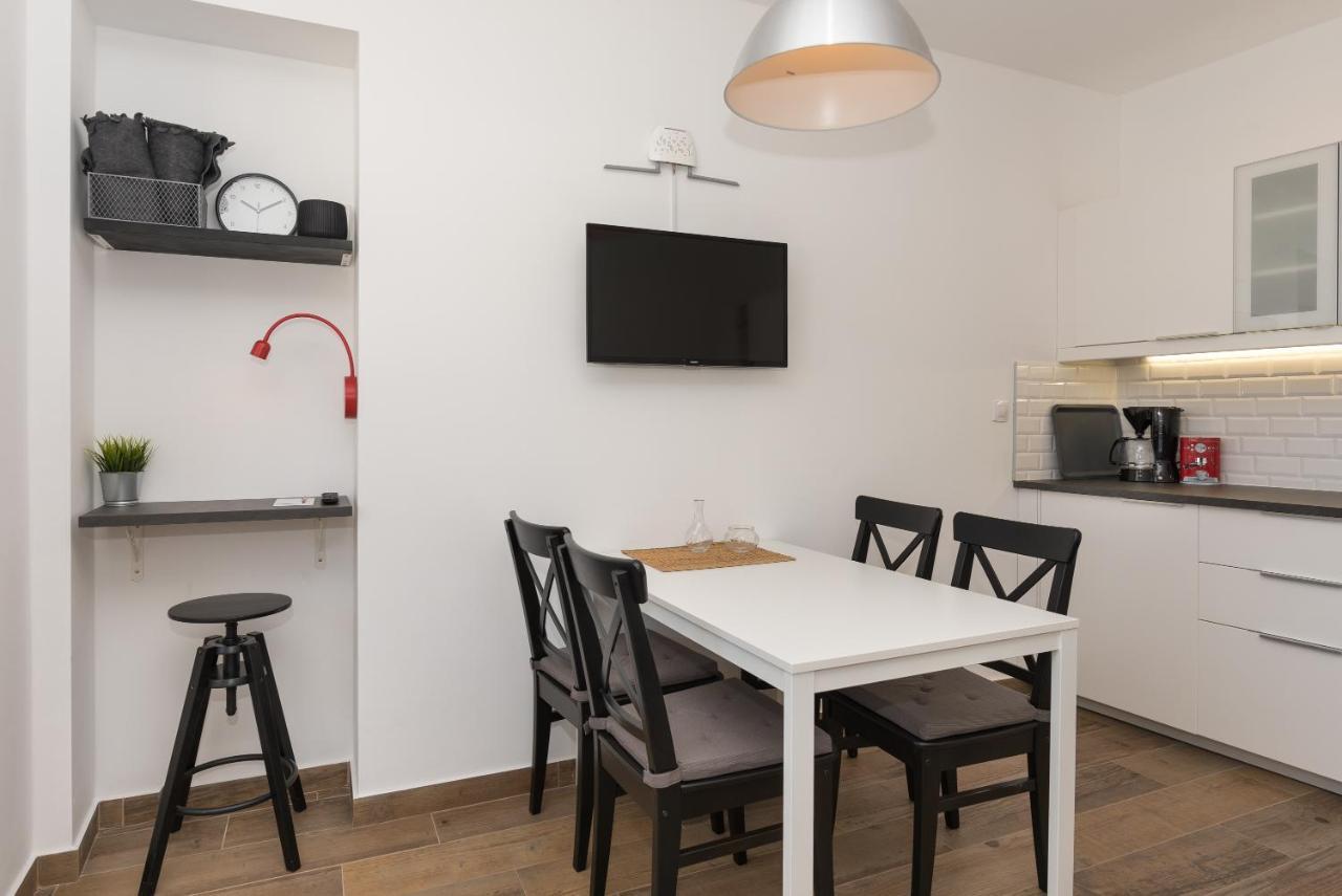Apartments Ivan Zaton Zaton  Екстериор снимка
